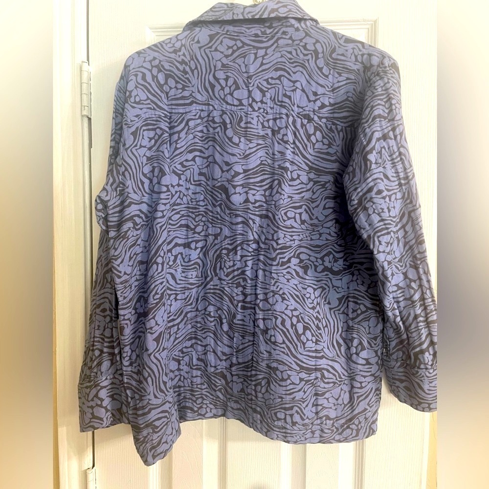 JOHNNY Was Calme Double Pocket Shacket in Multi Blue - Picture 2 of 8